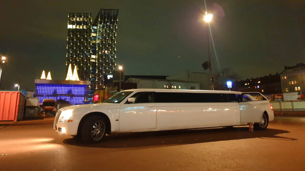 Stretch Limo Luxus JGA Party Transport Taxi Limousine